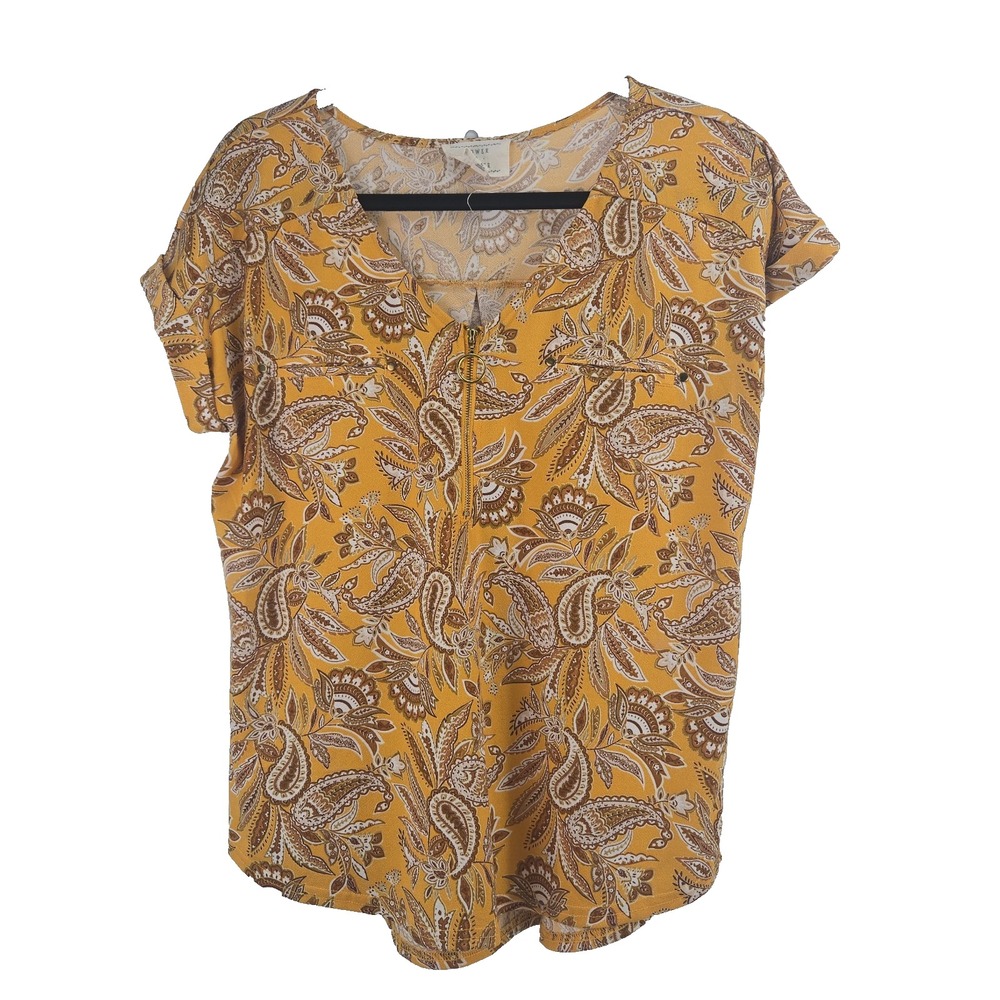 Flower‎ & Feather Women's Large Yellow Paisley Accent Short Sleeve Stretch Top